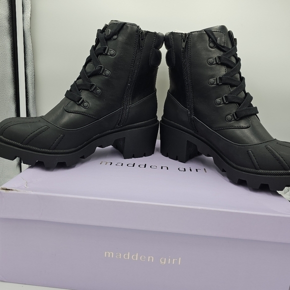 Madden Girl Black Zipper Platform Ankle Boots Size 10 Medium - Picture 10 of 12